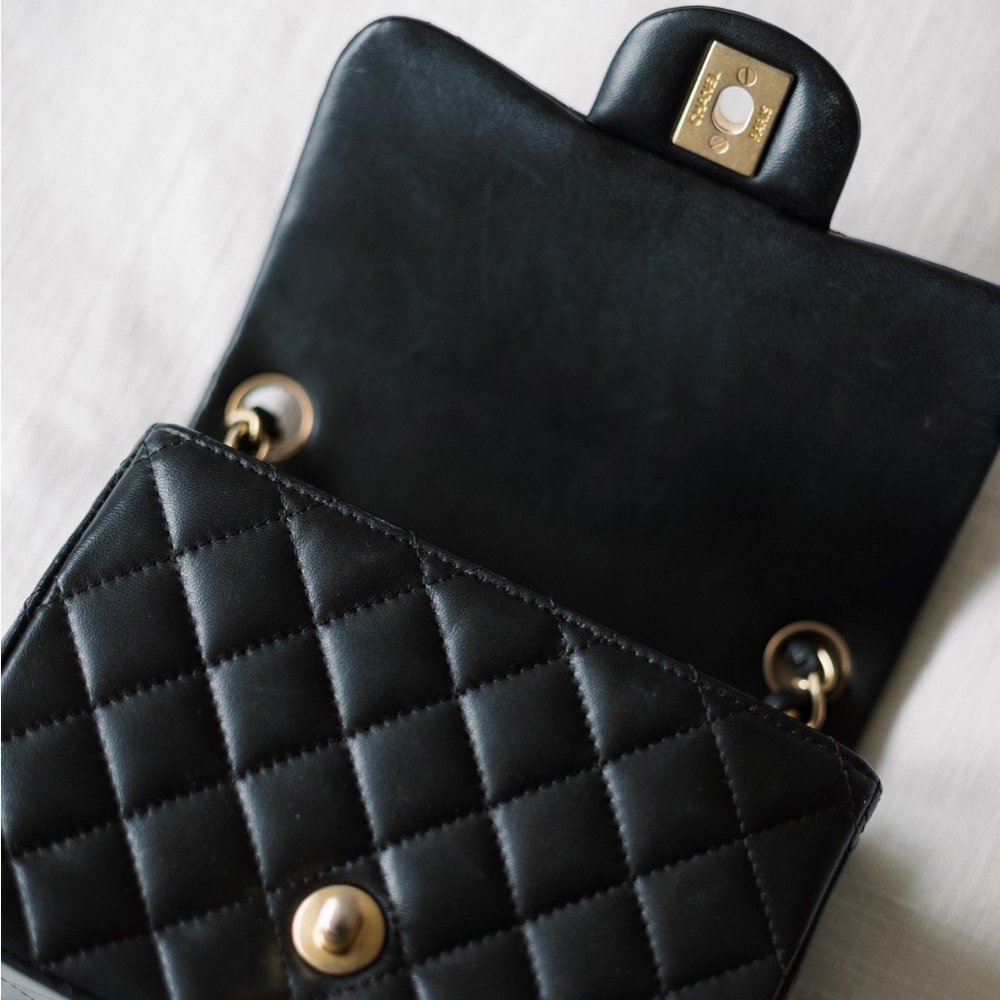 2019 Chanel Mini Classic Flap Black Lambskin LG Hardware - Picture 2 of 7